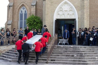 Funeral para víctima de agente fronterizo