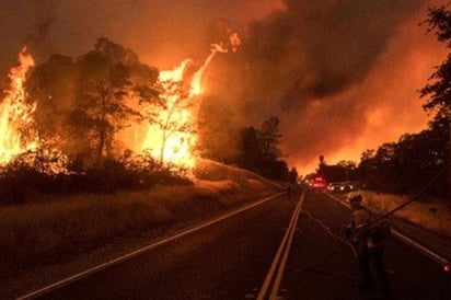 Extinguen incendio de California