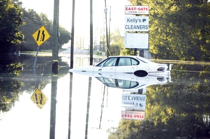 Mueren dos detenidas por inundaciones