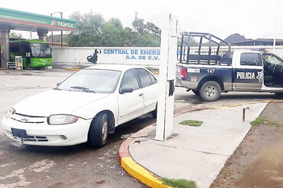 Abandonan auto robado