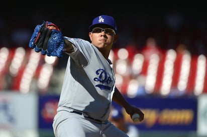 Julio Urías estaría en playoffs