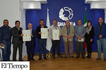 Reciben AHMSA y ANTAIR certificados de Industria Limpia