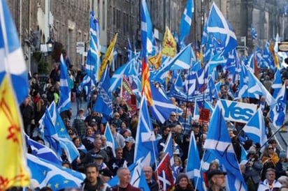 Marchan miles pidiendo la independencia de Escocia