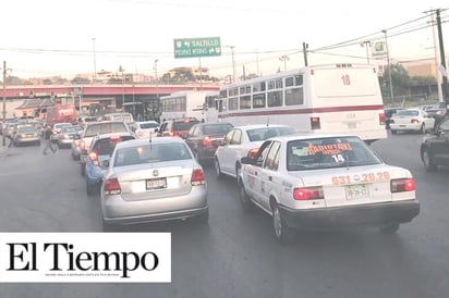 Se adueñan choferes de calles y paradas