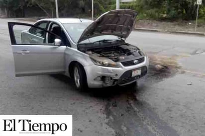 Colisionan bajo Puente Obrera