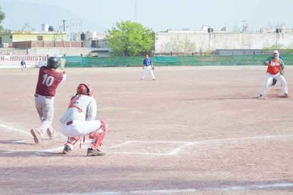 Rieleros remontan y ganan