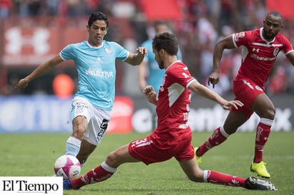 Toluca despluma a los Gallos