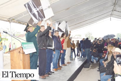 Banderazo de pavimentación en 42 cuadras