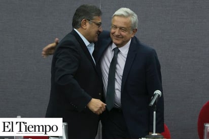 AMLO se reúne con el líder del SNTE