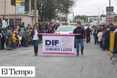 Participa DIF en desfile revolucionario