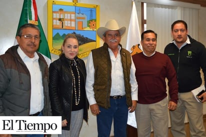 Disfrutarán familias Desfile Navideño