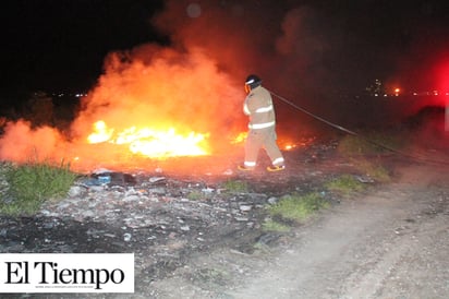 Queman llantas y se descontrola