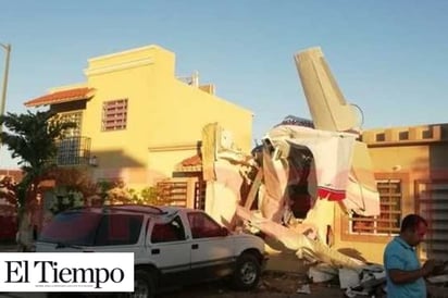 Avioneta se desploma sobre una casa en Sinaloa; hay cuatro muertos