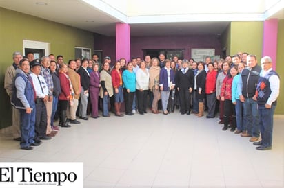 Presenta Gladys Ayala al nuevo cabildo