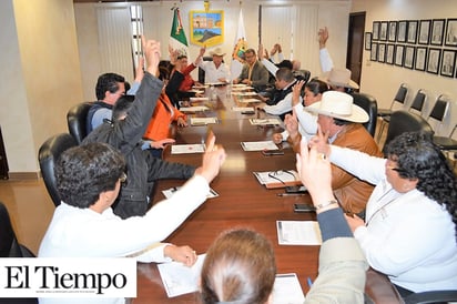 Autoriza cabildo escriturar  tres plazas