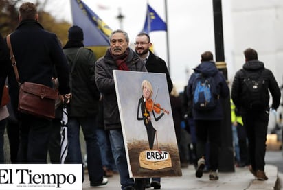 Tras la “humillante” derrota del “brexit”, Theresa May afronta una moción de censura en el Parlamento británico