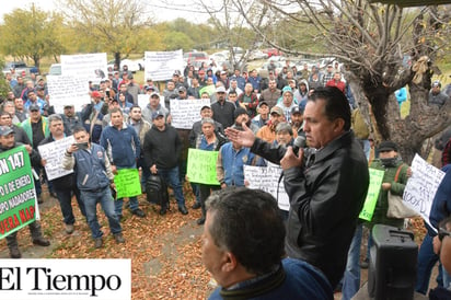 Manifiestan Democráticos repudio contra Napo