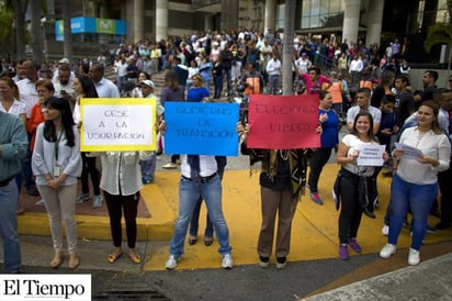 Senadores de EU piden a UE que apoye oposición venezolana