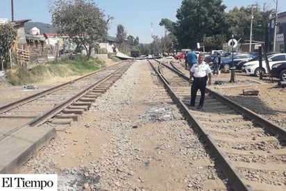 CNTE libera vías de tren en Uruapan, Michoacán