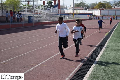 Celebran juegos de Educación Básica