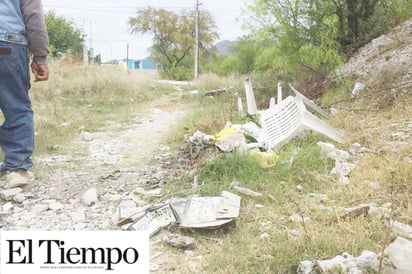 Tiran vecinos basura en los arroyos