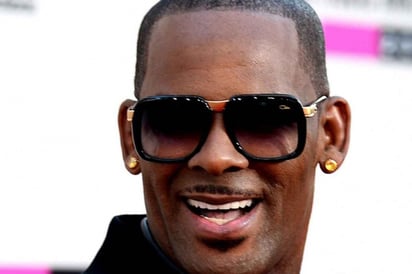 Mujer detalla supuesto abuso sexual a manos de R. Kelly