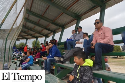 Une el béisbol a las familias