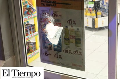 Vandalizan dos OXXO´s