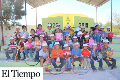 Felices los niños del Ejido Palo Blanco