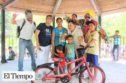 Felices los niños en su día