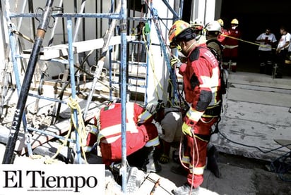 Derrumbe en finca de Jalisco deja a una persona atrapada