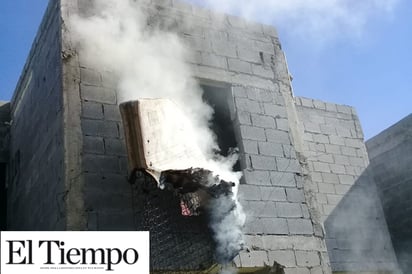 Indigente quema casa abandonada