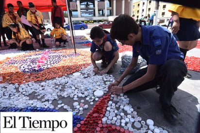 950 kilos de taparroscas reúnen menores scouts