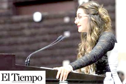 Diputada del PES se defiende en redes sociales: Yo no trago de sus impuestos, sino de mi marido