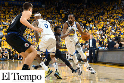 Warriors ponen serie a su favor