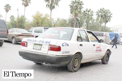 Revisarán expedientes de 220 taxistas