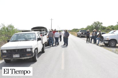 Bloquean ejidatarios trabajos de SIMAS