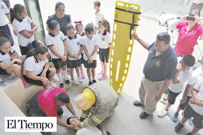 Llevan a alumnos Brigada de Salud