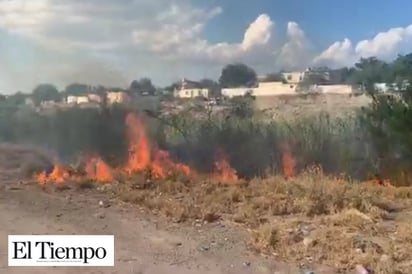 Queman basura en Río Monclova