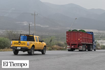 Roban14 tráileres con carga de acero