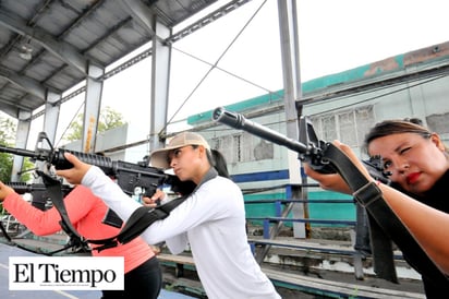 Capacitan a 30 policías