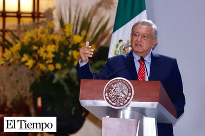 Abogados critican a AMLO por su advertencia sobre amparos contra Santa Lucía