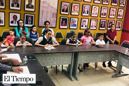 Preside Gladys sesión del cabildo infantil