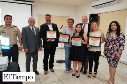 Premian a ganadores del Concurso de Periodismo