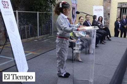 Uniforme neutro contempla sólo a las niñas, aclara SEP