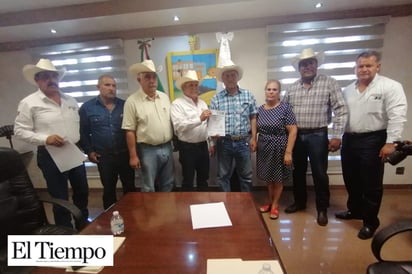 Certifican Fierro de Herrar y de Sangre