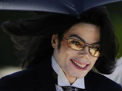 Fans de Michael Jackson demandan a presuntas víctimas de abuso