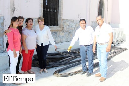 Aprovechan familias materiales bajo costo