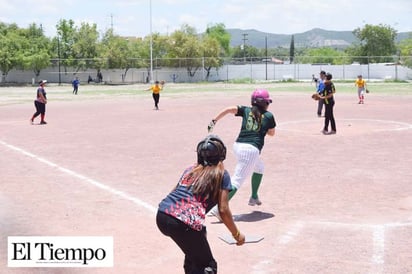 Pericas ganan con paliza