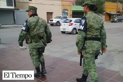 Patrulla a pie la Guardia Nacional